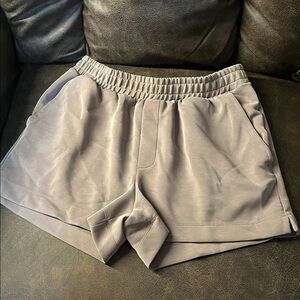 a new day Women's brown/tan Shorts size Medium